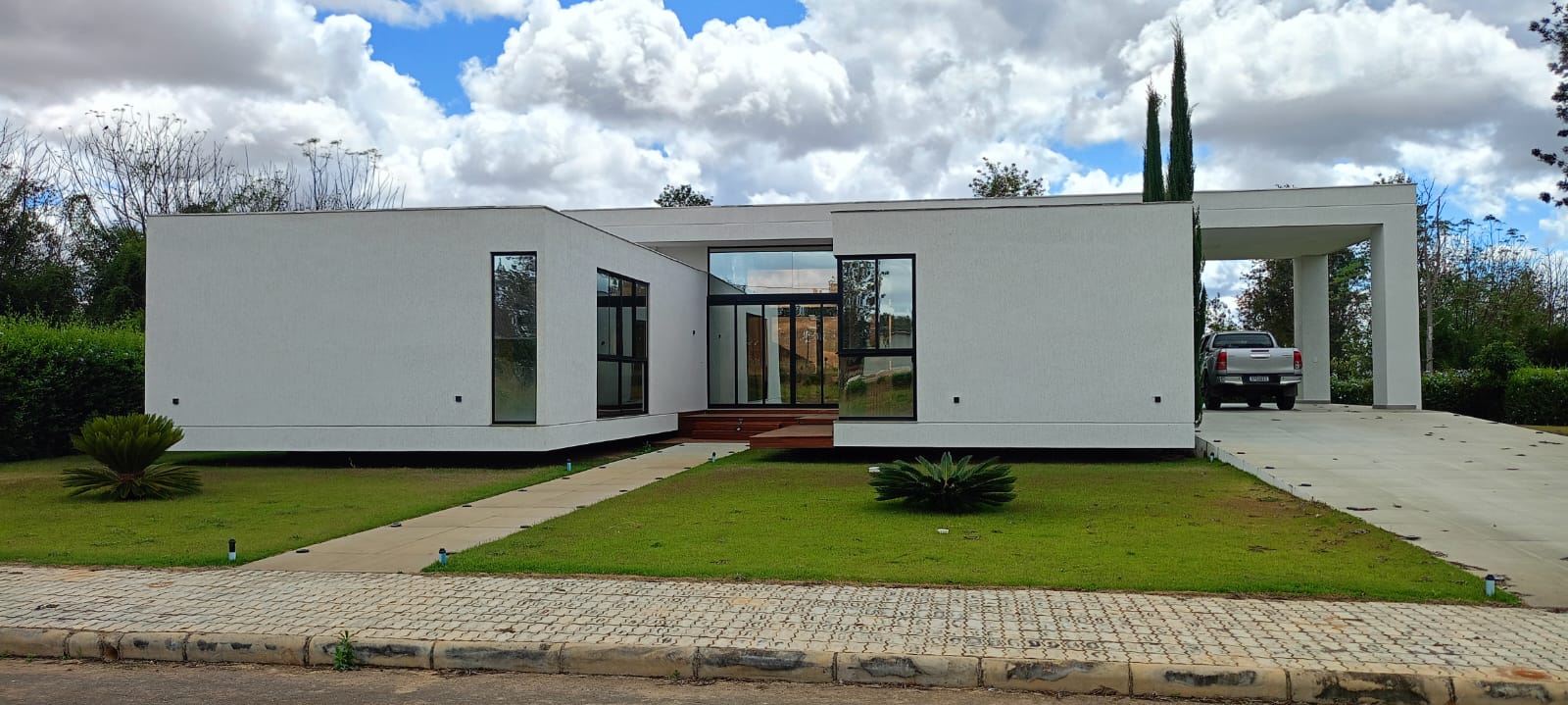 Imagem de Casa em condomínio à venda - Haras Camping Club