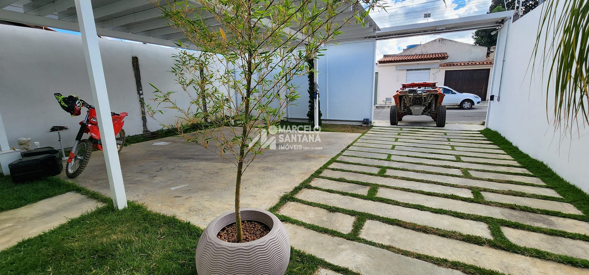 Imagem de Casa à venda na Av. Lomanto Júnior, bairro Ibirapuera, Vitória da Conquista-Ba