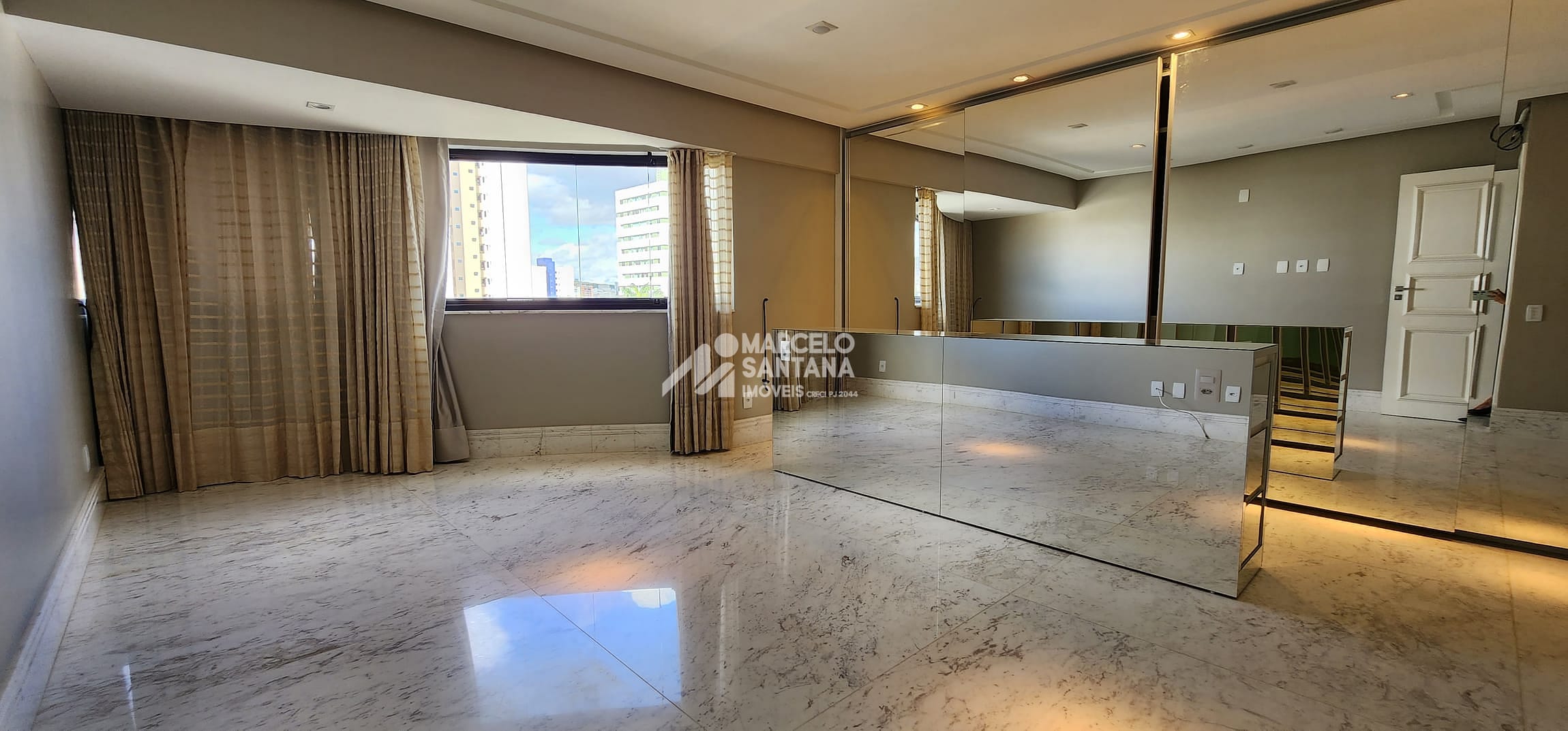 Imagem de Apartamento à Venda na Mansão Pedro Francisco de Moraes Filho, no Bairro Candeias