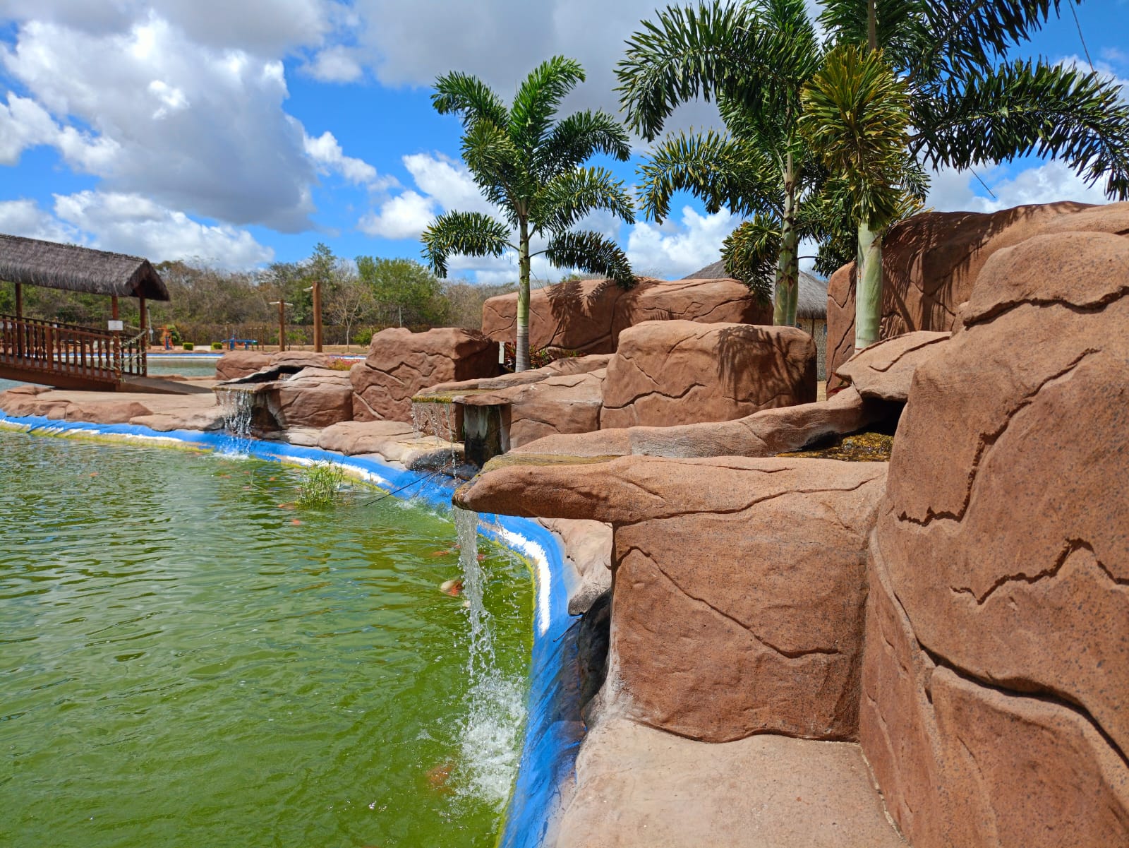 Imagem de Casa em condomínio à venda - Haras Camping Club