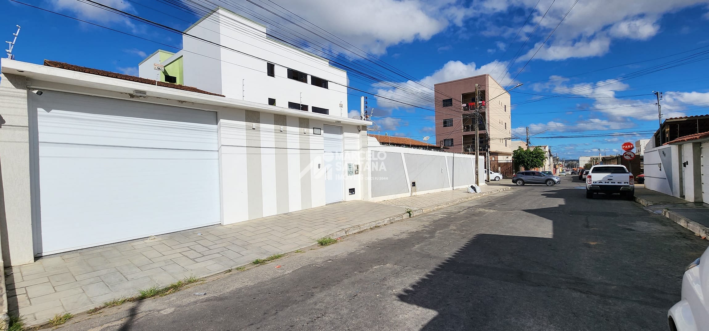 Imagem de Casa à venda na Av. Lomanto Júnior, bairro Ibirapuera, Vitória da Conquista-Ba